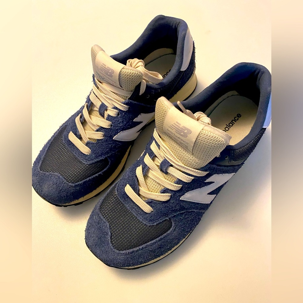 New Balance 574 Size: M: 10 W: 11 1/2